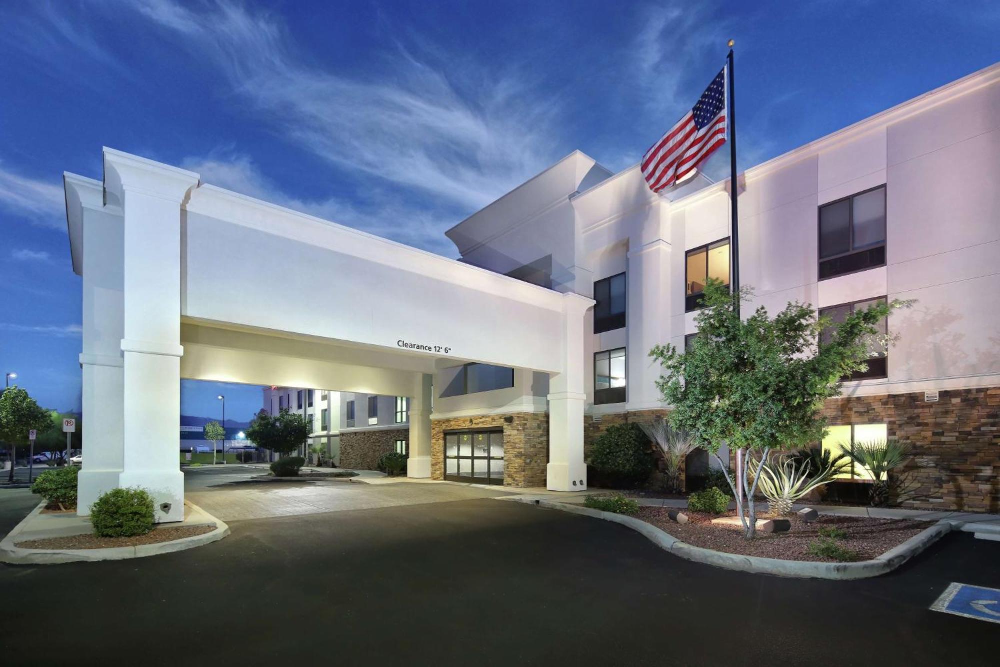 Hampton Inn & Suites Tucson East Exterior photo